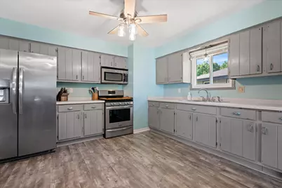 4219 W Pebble Beach Ct, Franklin, WI 53132 - Photo 11