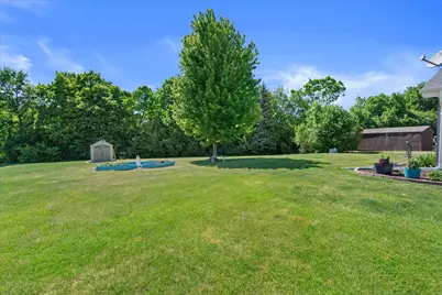 4219 W Pebble Beach Ct, Franklin, WI 53132 - Photo 33