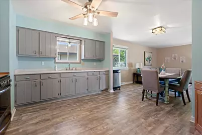 4219 W Pebble Beach Ct, Franklin, WI 53132 - Photo 13