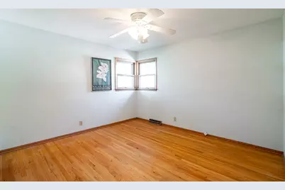 521 N 105th St, Wauwatosa, WI 53226 - Photo 11