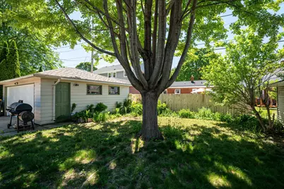 521 N 105th St, Wauwatosa, WI 53226 - Photo 23