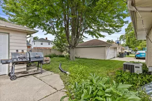 521 N 105th St, Wauwatosa, WI 53226 - Photo 35