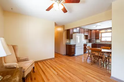 521 N 105th St, Wauwatosa, WI 53226 - Photo 17