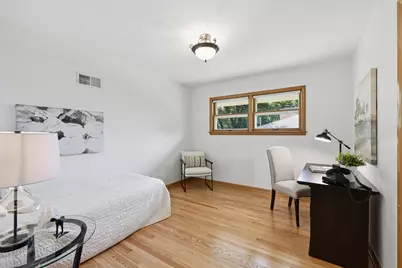11909 W Vliet St, Wauwatosa, WI 53226 - Photo 15
