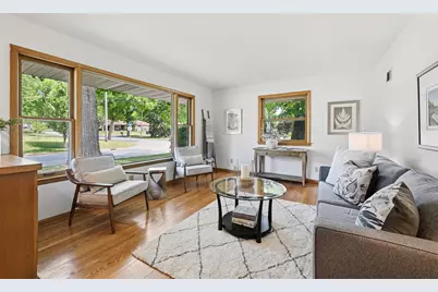 11909 W Vliet St, Wauwatosa, WI 53226 - Photo 5