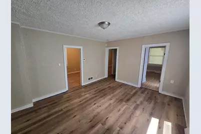 2945 N 23rd St, Milwaukee, WI 53206 - Photo 9