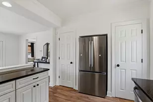 822 N 4th St, Sheboygan, WI 53081 - Photo 5