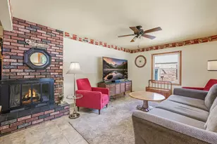 2569 S 97th St, West Allis, WI 53227 - Photo 5