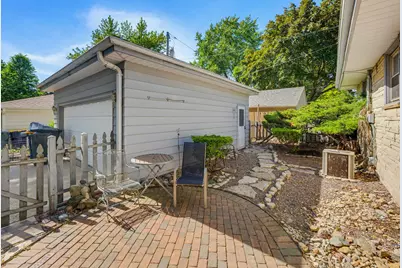 2569 S 97th St, West Allis, WI 53227 - Photo 27