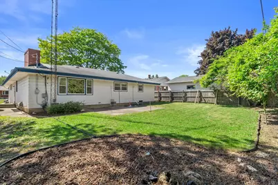 1545  Ostergaard Ave, Racine, WI 53406 - Photo 23