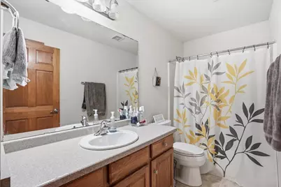 611  Woodland Cir, Racine, WI 53185 - Photo 15