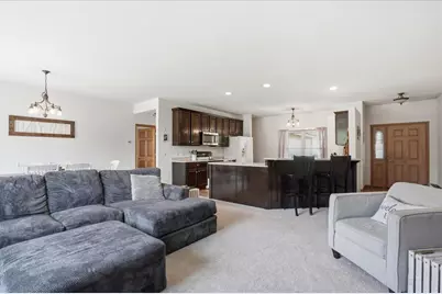 611  Woodland Cir, Racine, WI 53185 - Photo 5