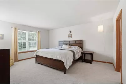611  Woodland Cir, Racine, WI 53185 - Photo 11