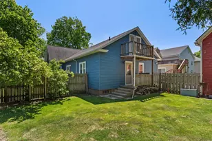 1010 St Clair St, Manitowoc, WI 54220 - Photo 13