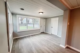 W1038 Geranium Rd, Bloomfield, WI 53128 - Photo 9