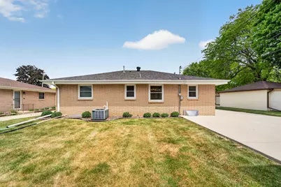 1505  Mackinac Ave, South Milwaukee, WI 53172 - Photo 15