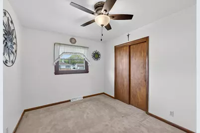 1505  Mackinac Ave, South Milwaukee, WI 53172 - Photo 9