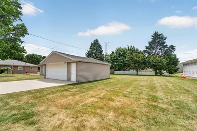 1505  Mackinac Ave, South Milwaukee, WI 53172 - Photo 13