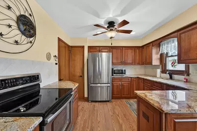 1505  Mackinac Ave, South Milwaukee, WI 53172 - Photo 3