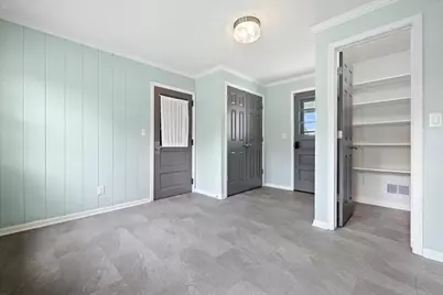 7828 W Puetz Rd, Franklin, WI 53132 - Photo 21