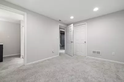 7828 W Puetz Rd, Franklin, WI 53132 - Photo 27