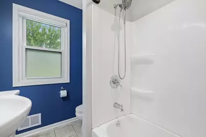 7828 W Puetz Rd, Franklin, WI 53132 - Photo 13