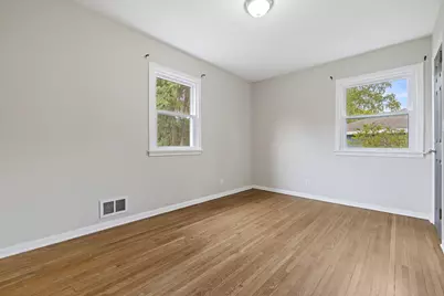 7828 W Puetz Rd, Franklin, WI 53132 - Photo 15
