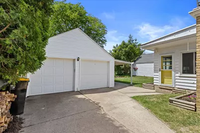 2537 N 84th St, Wauwatosa, WI 53226 - Photo 35