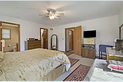 914  Riva Rdg, Racine, WI 53402 - Photo 19