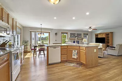 914  Riva Rdg, Racine, WI 53402 - Photo 9