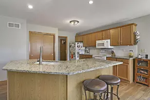 914 Riva Ridge, Racine, WI 53402 - Photo 7