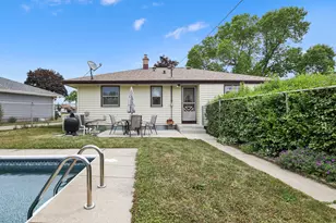 7254 W Cody Cir, Milwaukee, WI 53223 - Photo 15