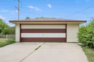 7254 W Cody Cir, Milwaukee, WI 53223 - Photo 19