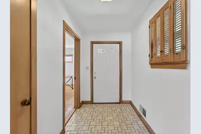 1001  Oregon St, Racine, WI 53405 - Photo 19