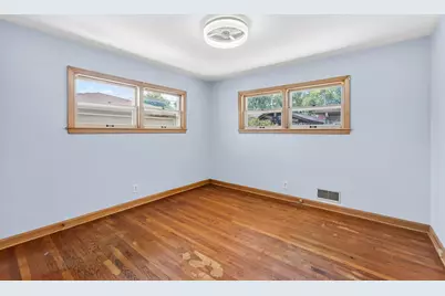 1001  Oregon St, Racine, WI 53405 - Photo 15