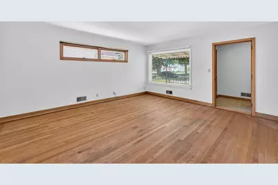 1001  Oregon St, Racine, WI 53405 - Photo 3