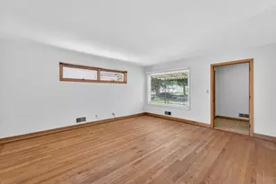 1001 Oregon St, Racine, WI 53405 - Photo 3