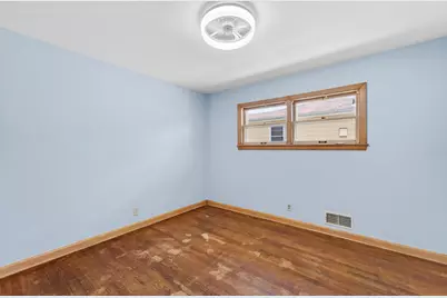 1001  Oregon St, Racine, WI 53405 - Photo 17