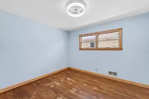 1001 Oregon St, Racine, WI 53405 - Photo 17