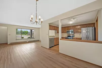 W176N9763  Rivercrest Dr, Germantown, WI 53022 - Photo 5