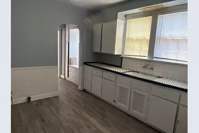 1945 S 29th St, Milwaukee, WI 53215 - Photo 19