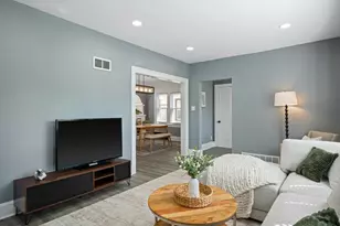 4058 N 24th Pl, Milwaukee, WI 53209 - Photo 3