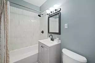 4058 N 24th Pl, Milwaukee, WI 53209 - Photo 17