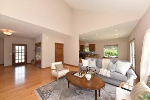 4915 Meadowview Ct, Cedarburg, WI 53024 - Photo 3