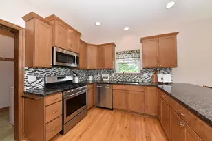 4915 Meadowview Ct, Cedarburg, WI 53024 - Photo 13