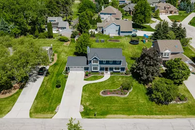11110 W Woodside Dr, Hales Corners, WI 53130 - Photo 3