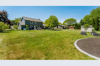 11110 W Woodside Dr, Hales Corners, WI 53130 - Photo 33