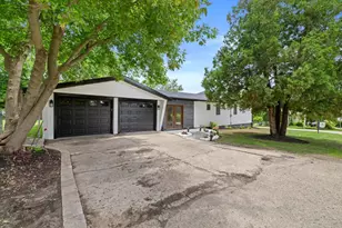 W3990 Longfellow Dr, Geneva, WI 53147 - Photo 65