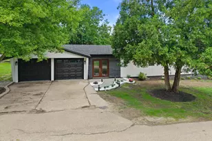 W3990 Longfellow Dr, Geneva, WI 53147 - Photo 3