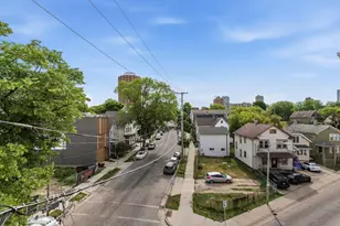 1888 N Humboldt Ave, Milwaukee, WI 53202 - Photo 27